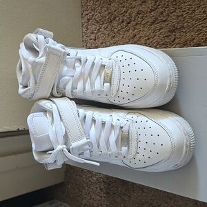 Air force 1s mid